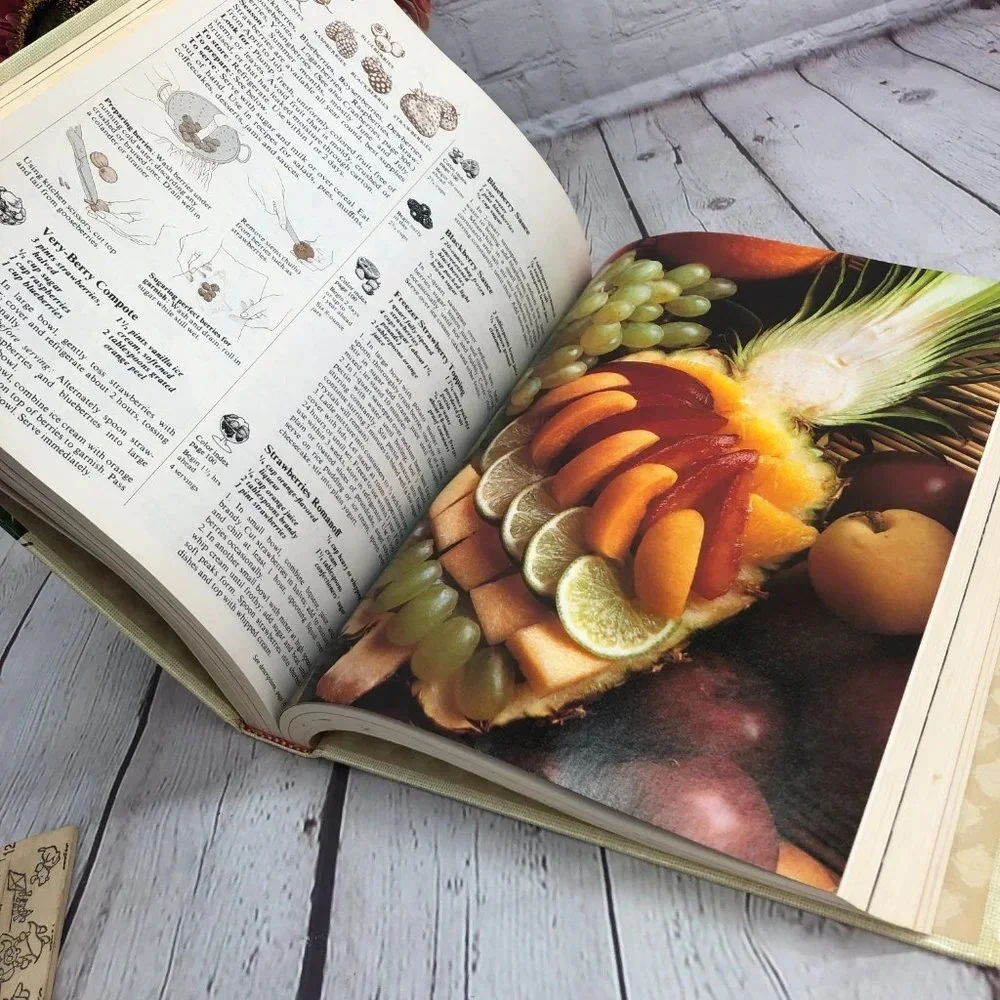 vintage good Housekeeping's illustrated cookbook 1980 cottagecore